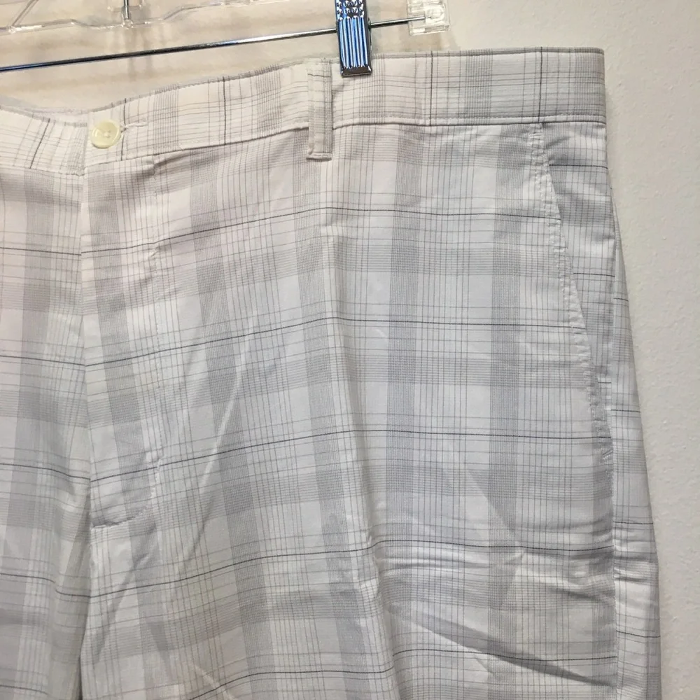 Greg Norman Techplaid Shorts Size 42 White Preppy Golf Tennis Resort Vacation